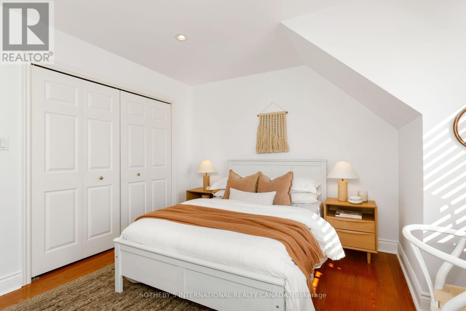 92 Delma Drive, Toronto, Ontario  M8W 4P1 - Photo 27 - W12836476