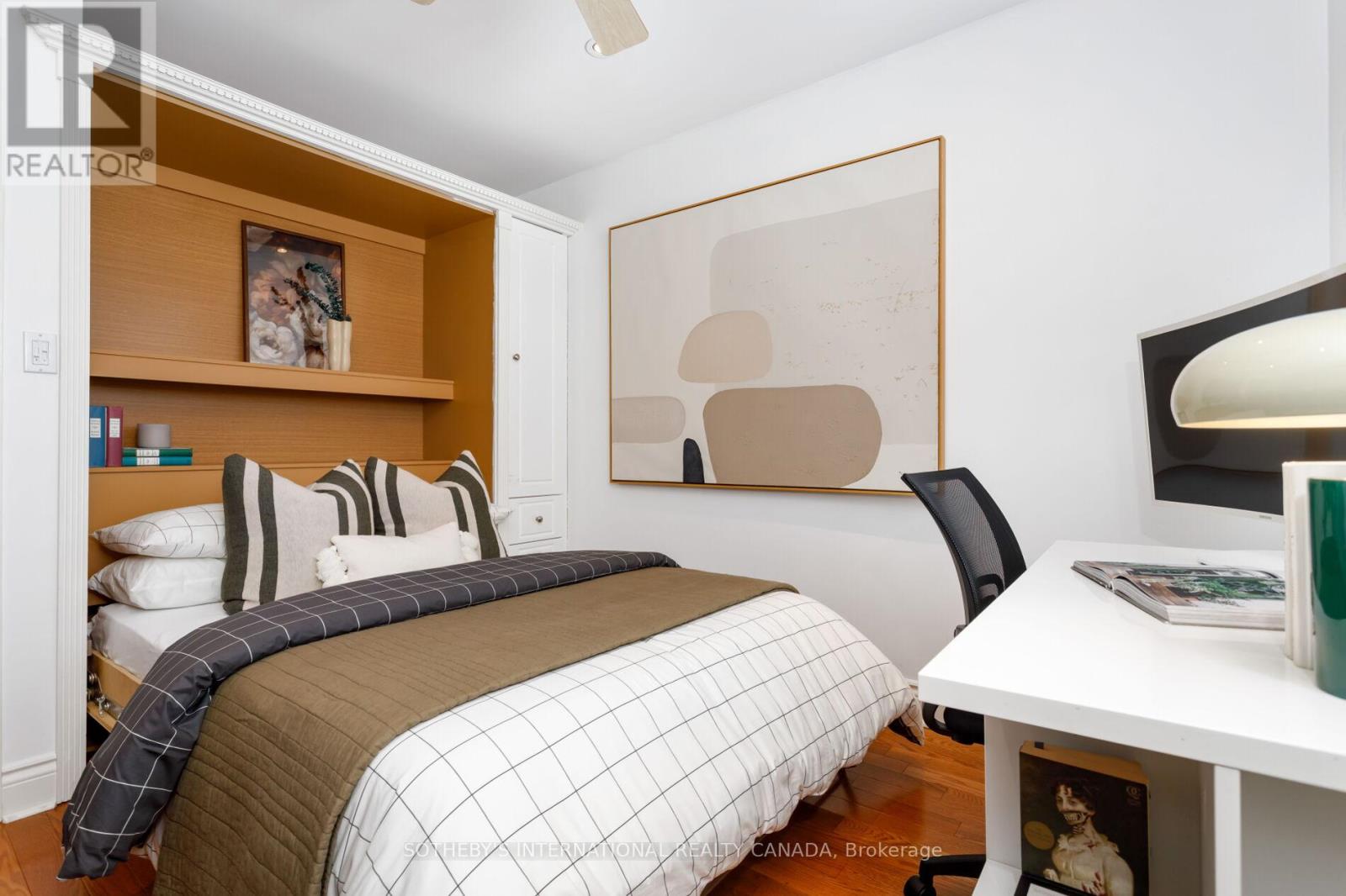 92 Delma Drive, Toronto, Ontario  M8W 4P1 - Photo 33 - W12836476