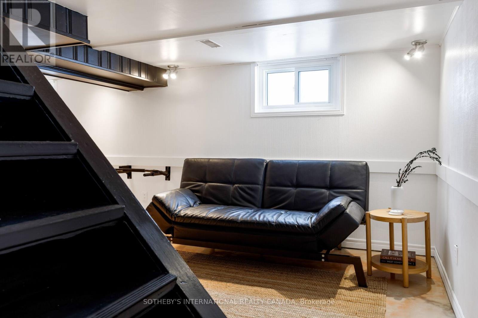 92 Delma Drive, Toronto, Ontario  M8W 4P1 - Photo 40 - W12836476