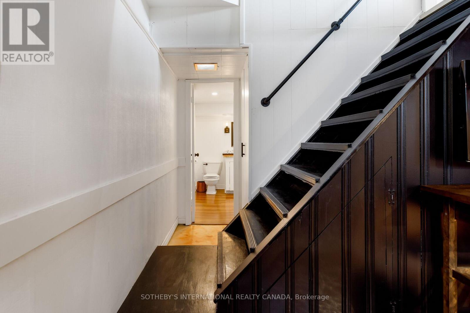 92 Delma Drive, Toronto, Ontario  M8W 4P1 - Photo 42 - W12836476