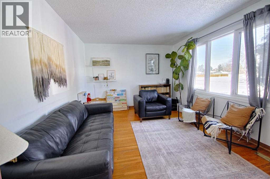 2306 15 Avenue S, Lethbridge, Alberta  T1K 0X6 - Photo 3 - A2288487