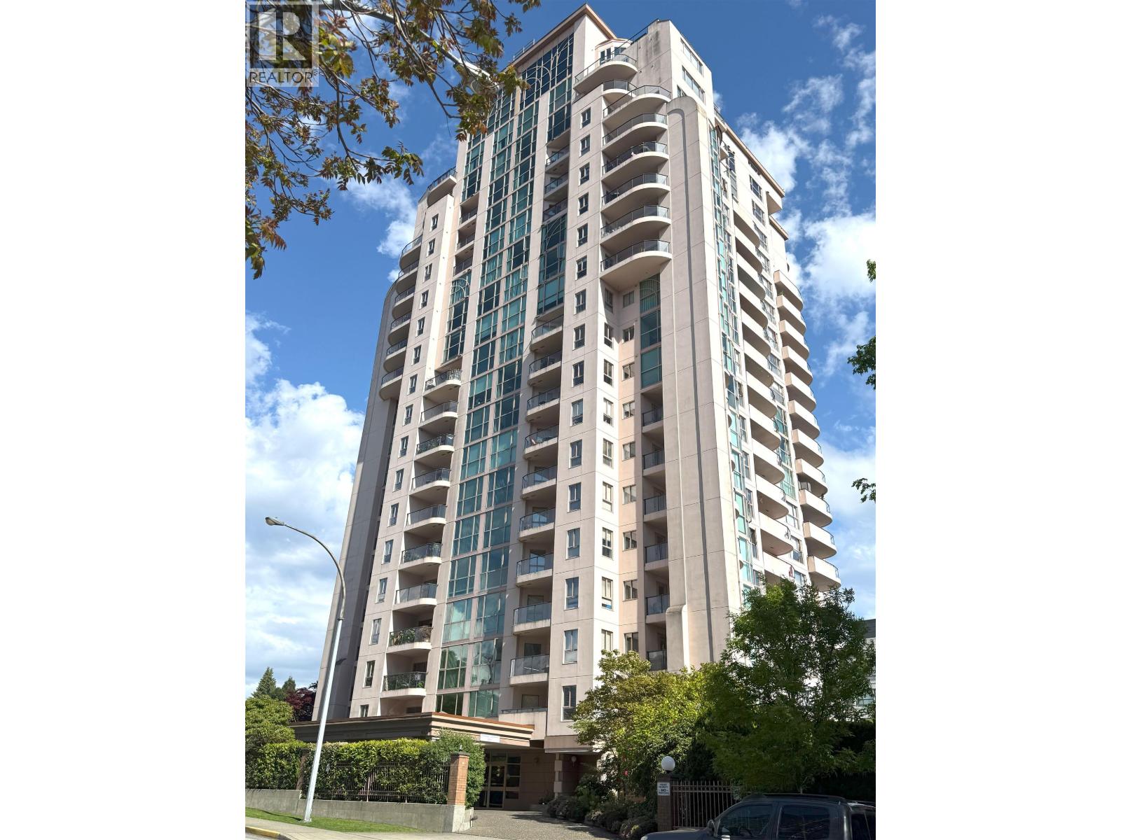 1705 612 Fifth Avenue, New Westminster, British Columbia  V3M 1X5 - Photo 2 - R3087346