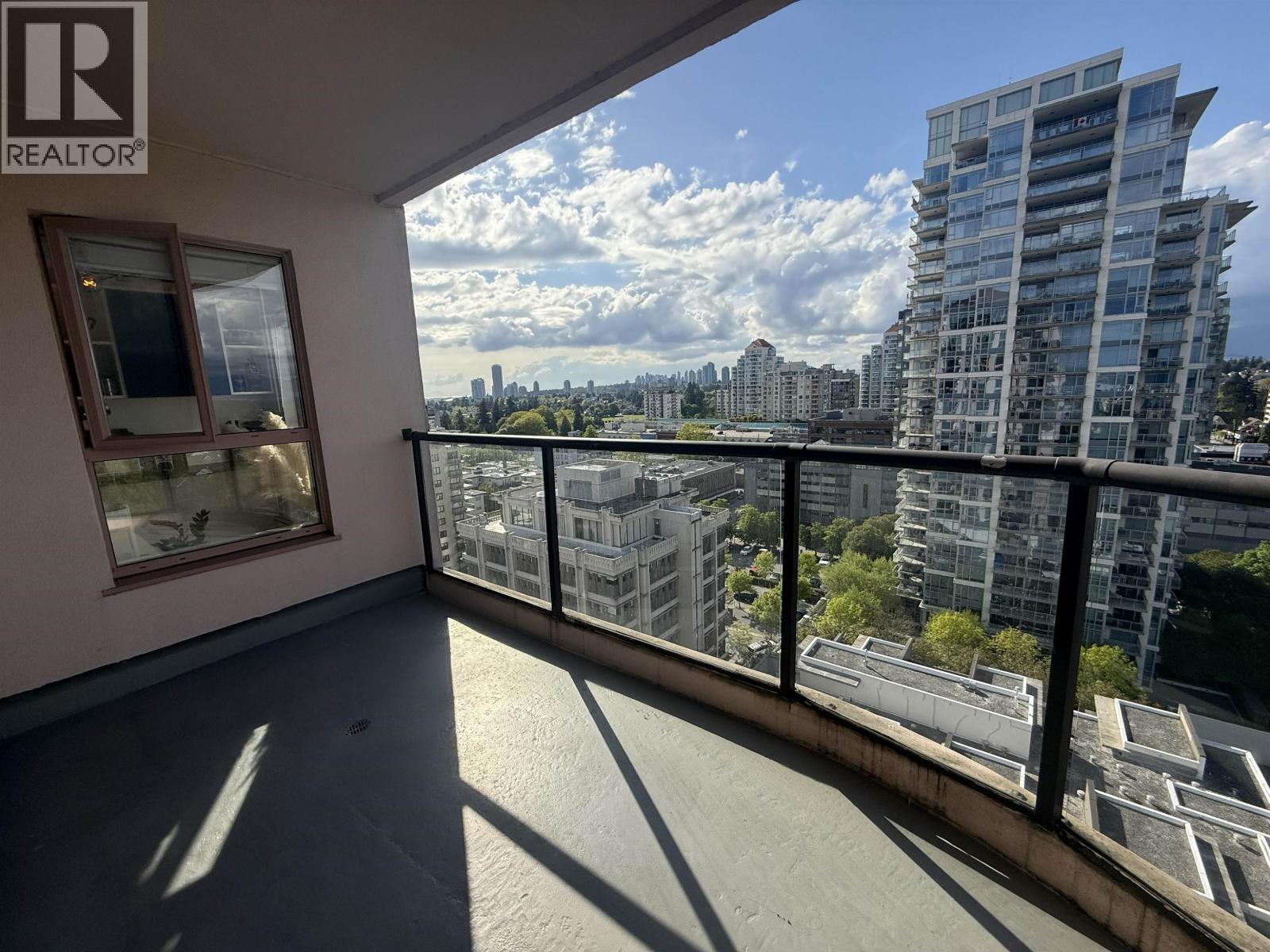 1705 612 Fifth Avenue, New Westminster, British Columbia  V3M 1X5 - Photo 31 - R3087346