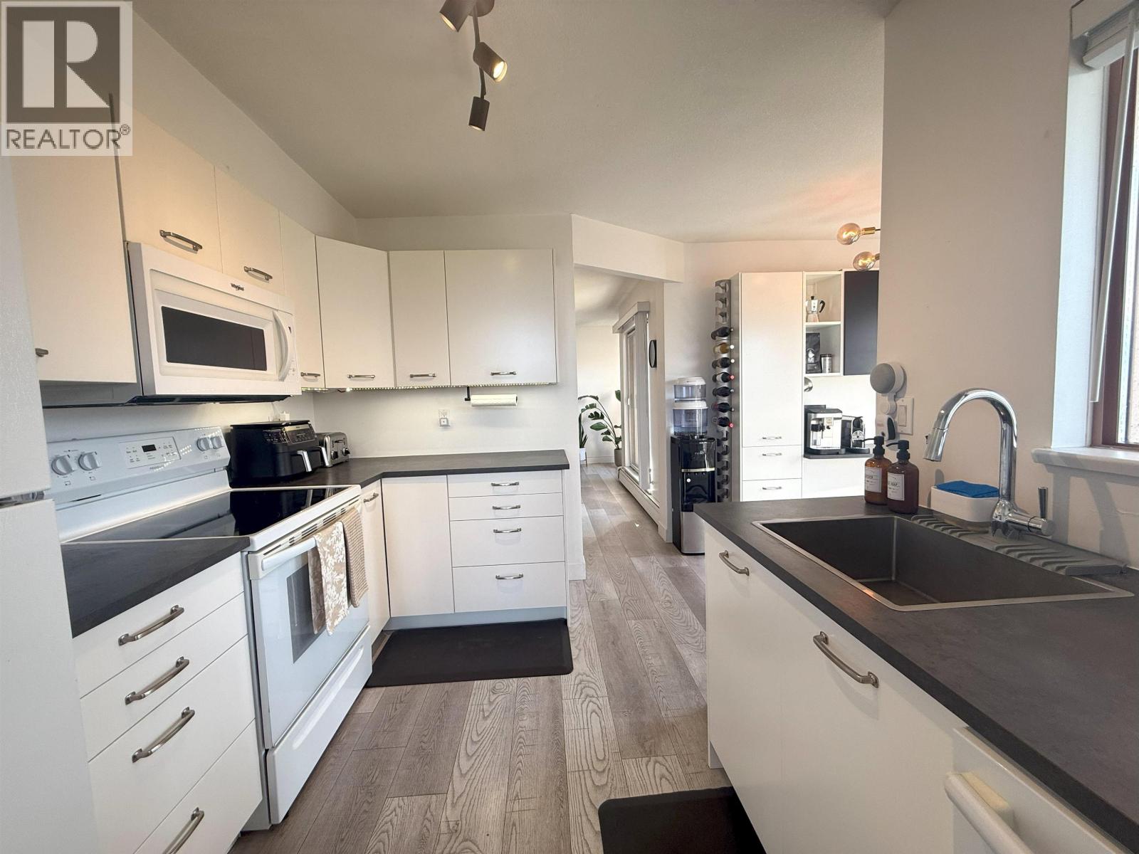 1705 612 Fifth Avenue, New Westminster, British Columbia  V3M 1X5 - Photo 9 - R3087346