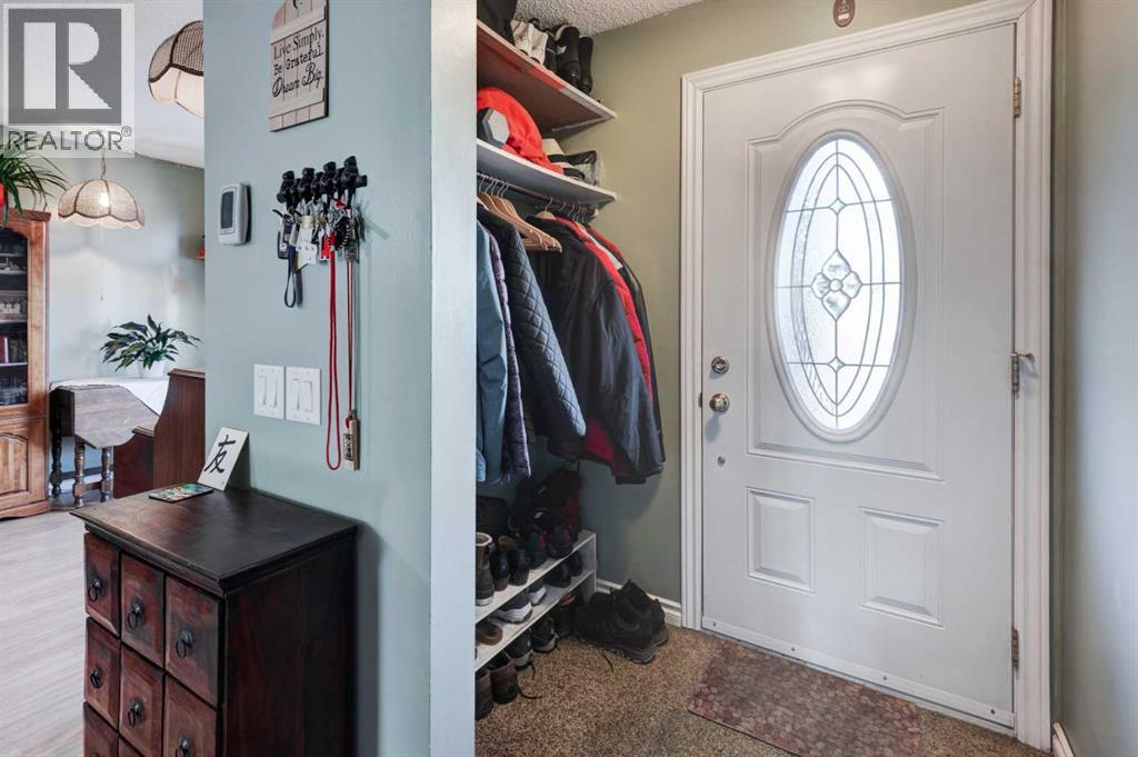 59 Erin Woods Place Se, Calgary, Alberta  T2B 2W5 - Photo 9 - A2286289