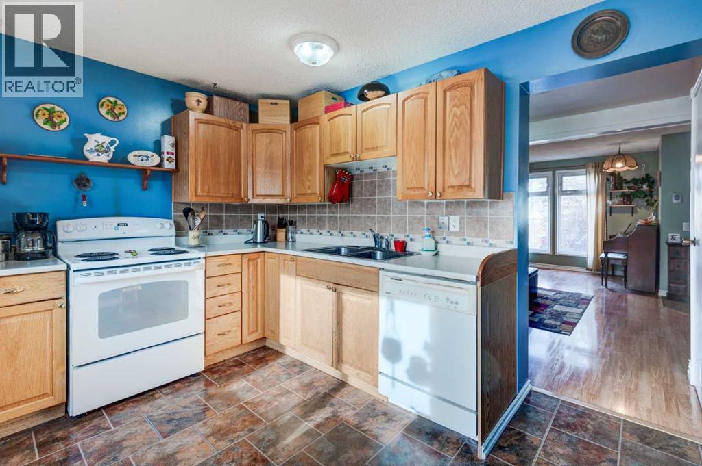 59 Erin Woods Place Se, Calgary, Alberta  T2B 2W5 - Photo 15 - A2286289