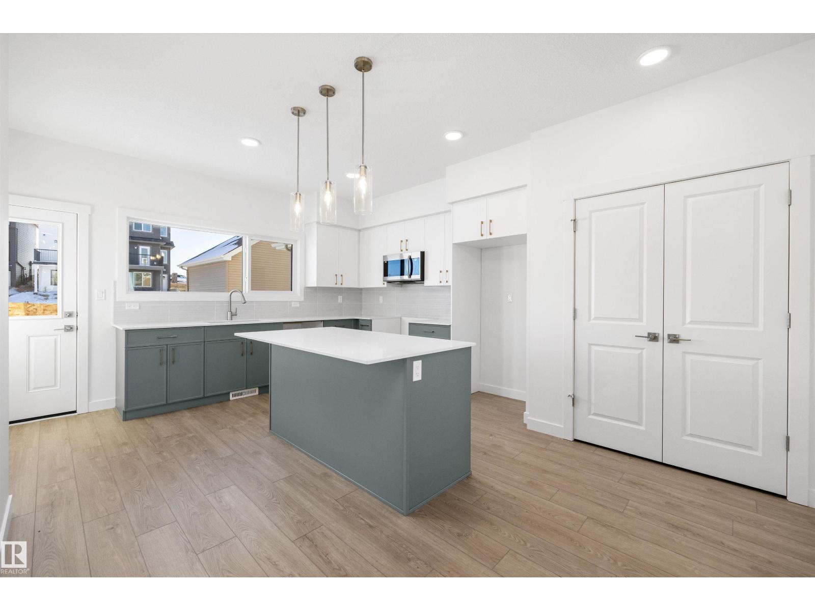 4594 Warbler Lo Nw, Edmonton, Alberta  T5S 0W9 - Photo 10 - E4475582