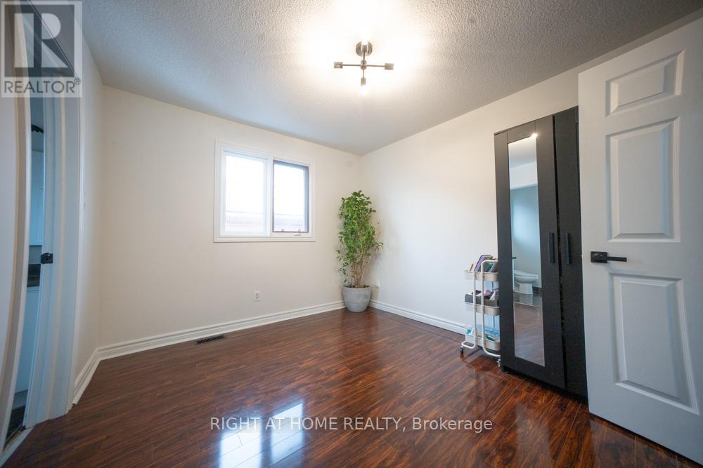 2088 Perran Drive, Mississauga, Ontario  L5K 2R4 - Photo 26 - W12834332