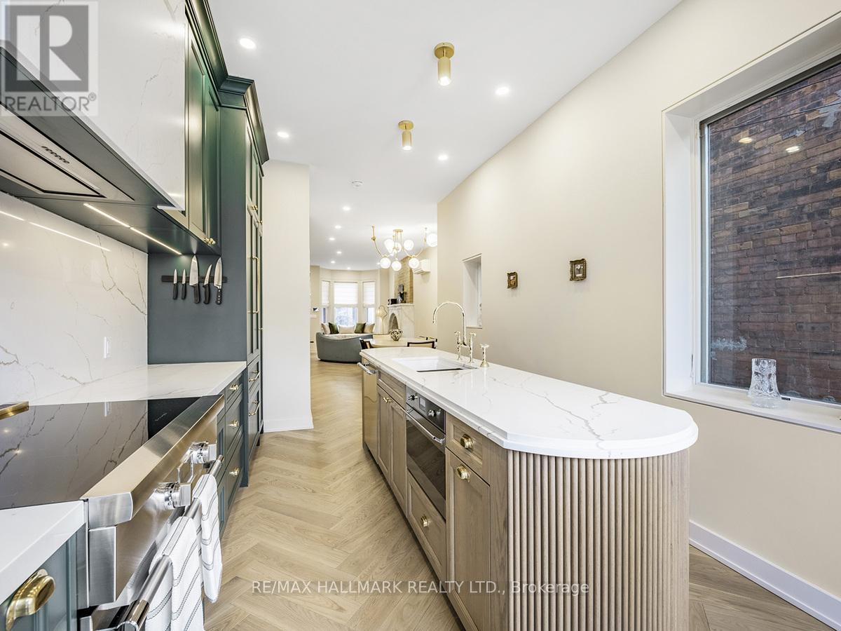 40 Fuller Avenue, Toronto, Ontario  M6R 2C3 - Photo 11 - W12837370