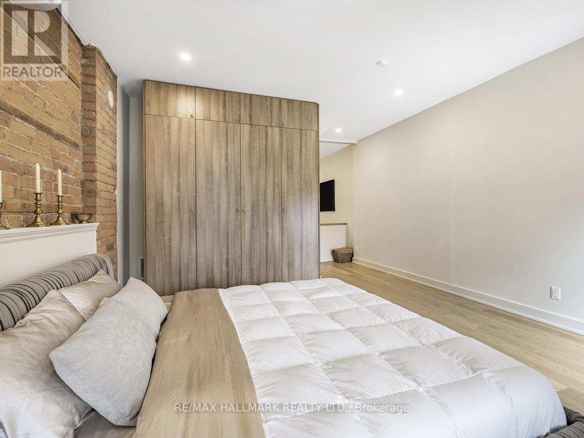 40 Fuller Avenue, Toronto, Ontario  M6R 2C3 - Photo 21 - W12837370