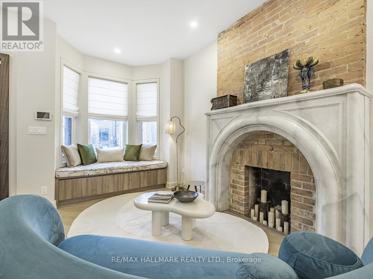 40 Fuller Avenue, Toronto, Ontario  M6R 2C3 - Photo 4 - W12837370