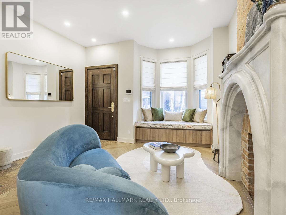 40 Fuller Avenue, Toronto, Ontario  M6R 2C3 - Photo 5 - W12837370