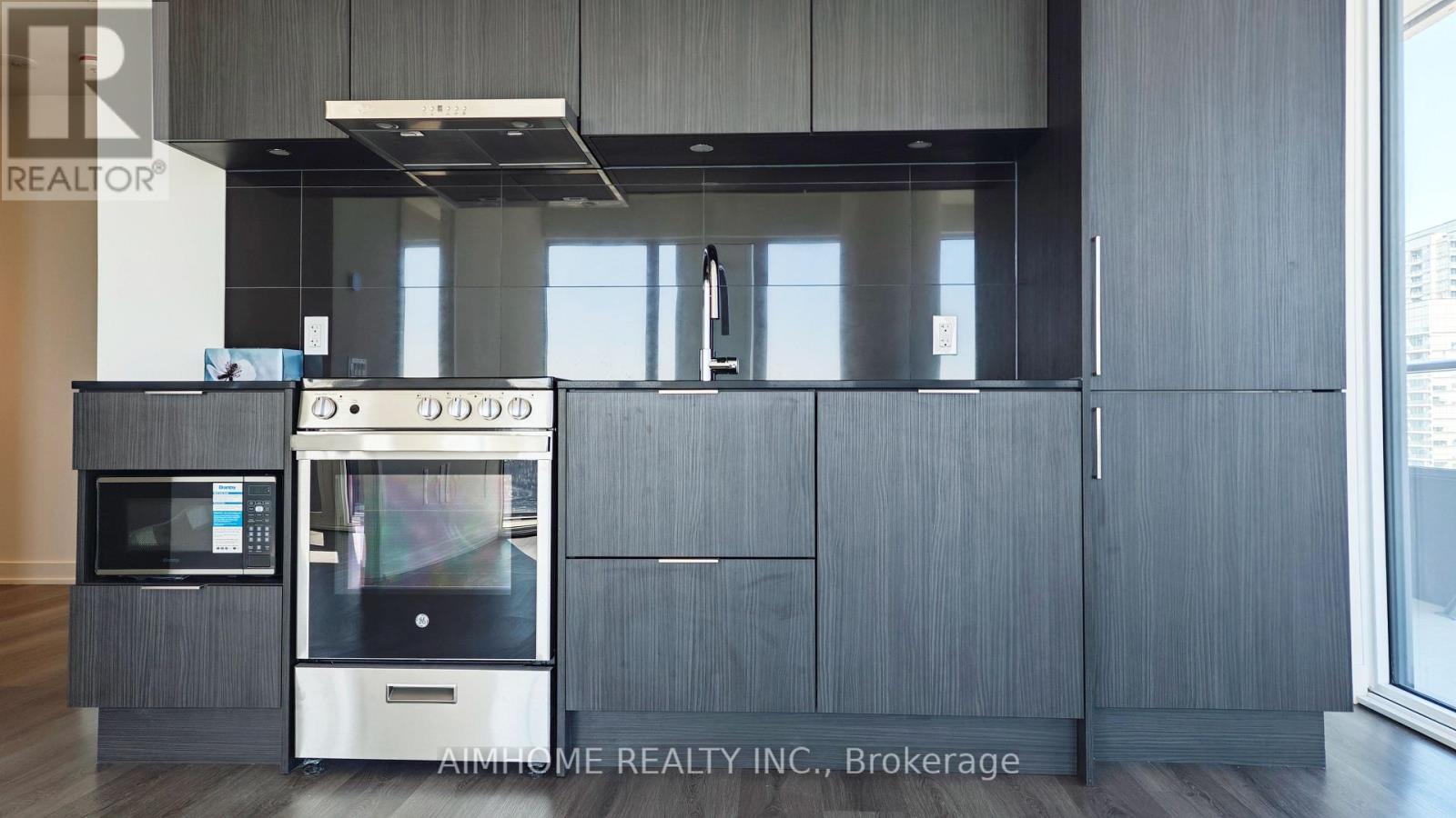 3008 - 448 Burnhamthorpe Road W, Mississauga, Ontario  L5B 0R4 - Photo 12 - W12837372