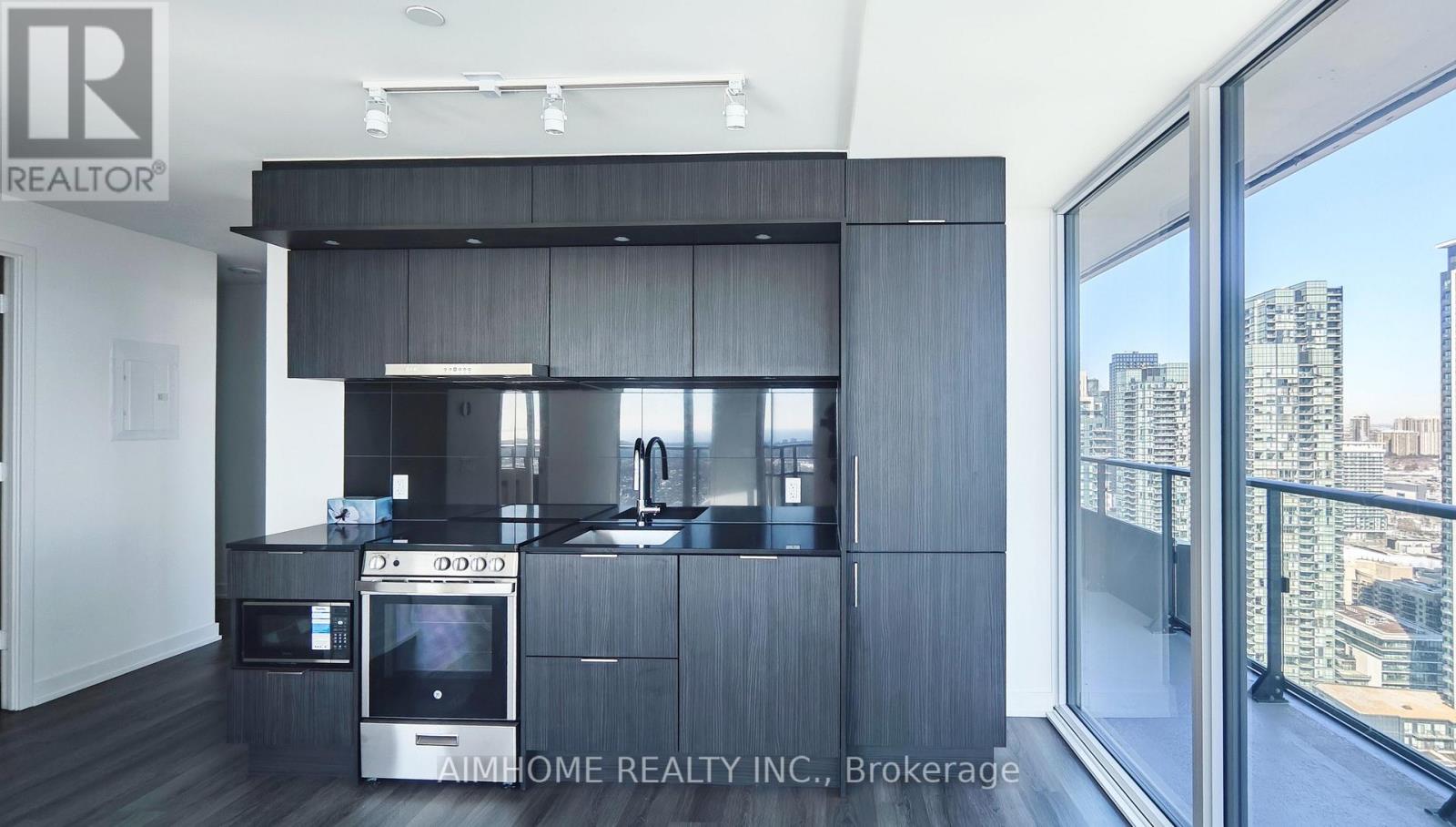 3008 - 448 Burnhamthorpe Road W, Mississauga, Ontario  L5B 0R4 - Photo 14 - W12837372