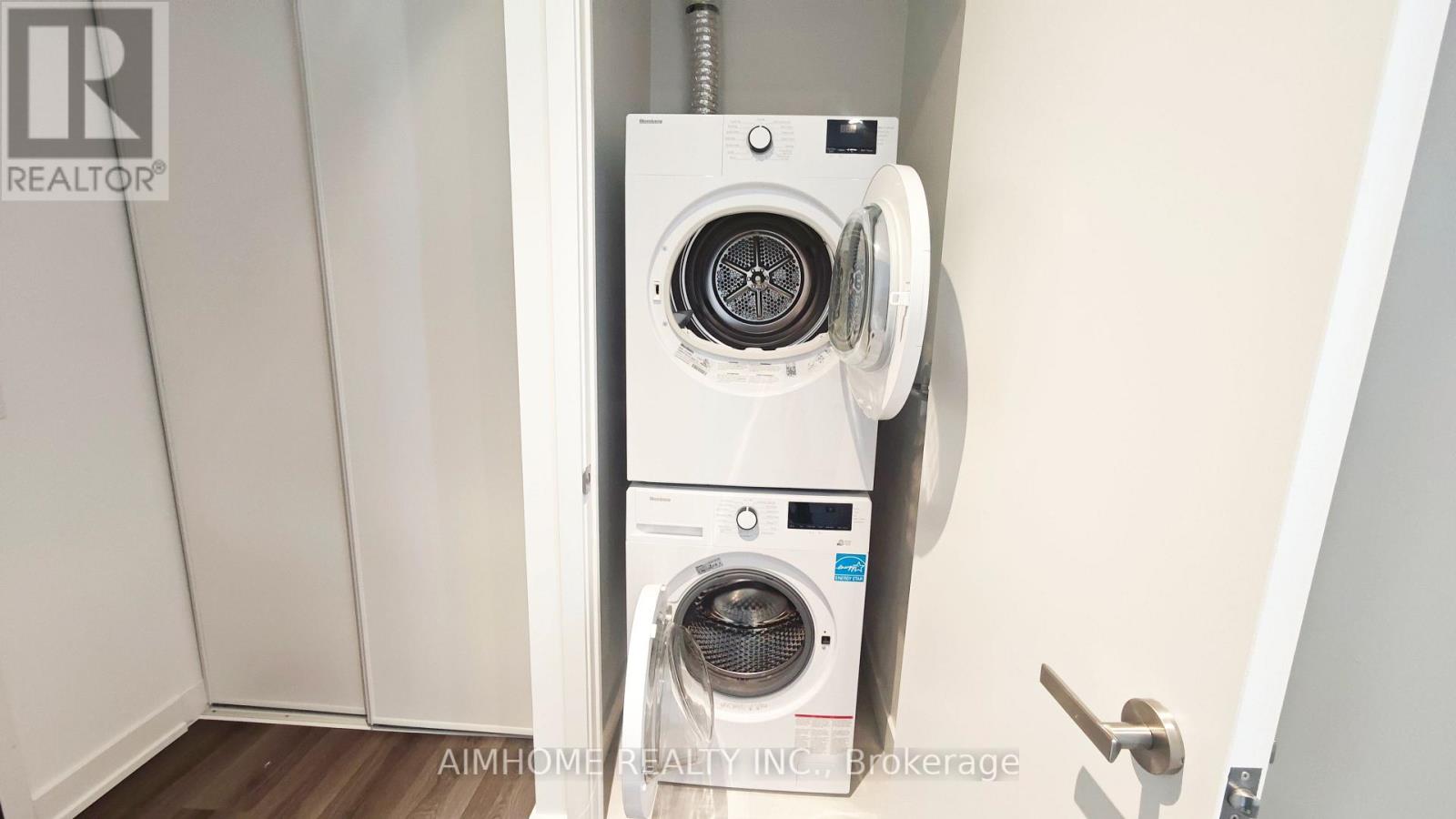 3008 - 448 Burnhamthorpe Road W, Mississauga, Ontario  L5B 0R4 - Photo 17 - W12837372