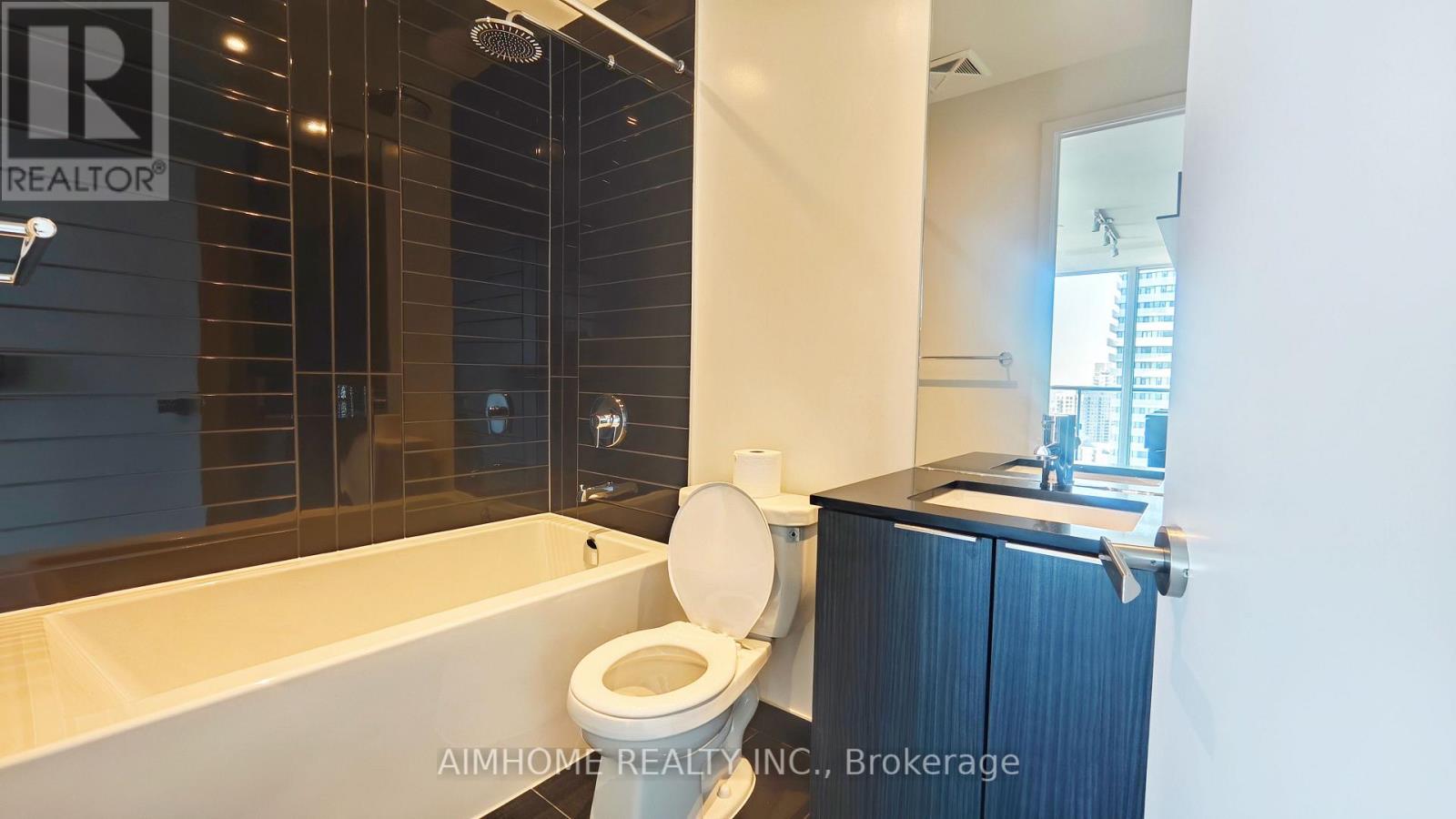 3008 - 448 Burnhamthorpe Road W, Mississauga, Ontario  L5B 0R4 - Photo 7 - W12837372