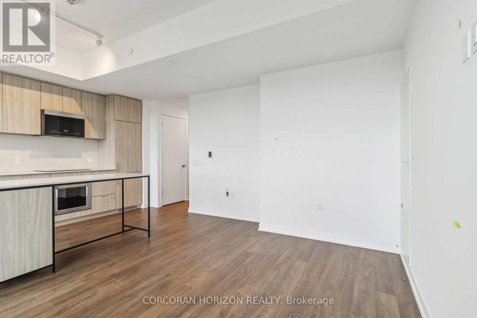 807 - 251 Masonry Way, Mississauga, Ontario  L5H 0B2 - Photo 13 - W12827346