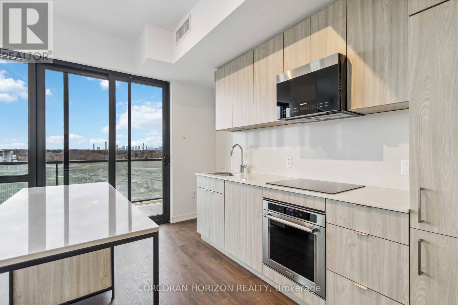 807 - 251 Masonry Way, Mississauga, Ontario  L5H 0B2 - Photo 6 - W12827346