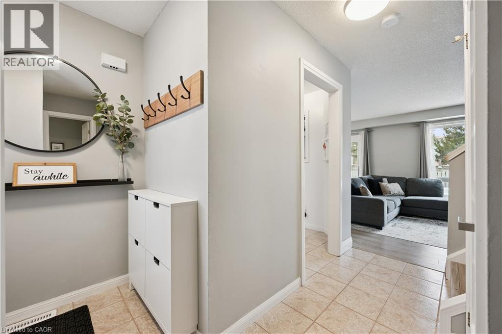 31 Middlemiss Crescent, Cambridge, Ontario  N1T 1R5 - Photo 4 - 40804945