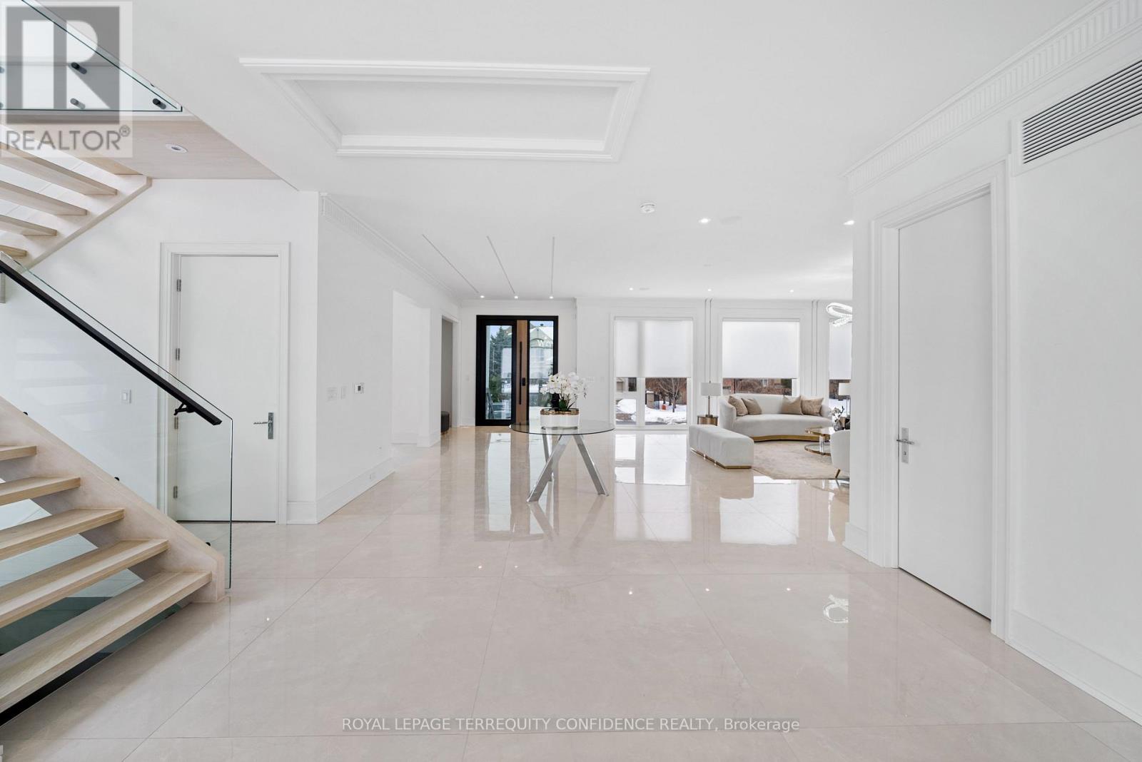 85 Crestwood Road, Vaughan, Ontario  L4J 1A4 - Photo 17 - N12837322