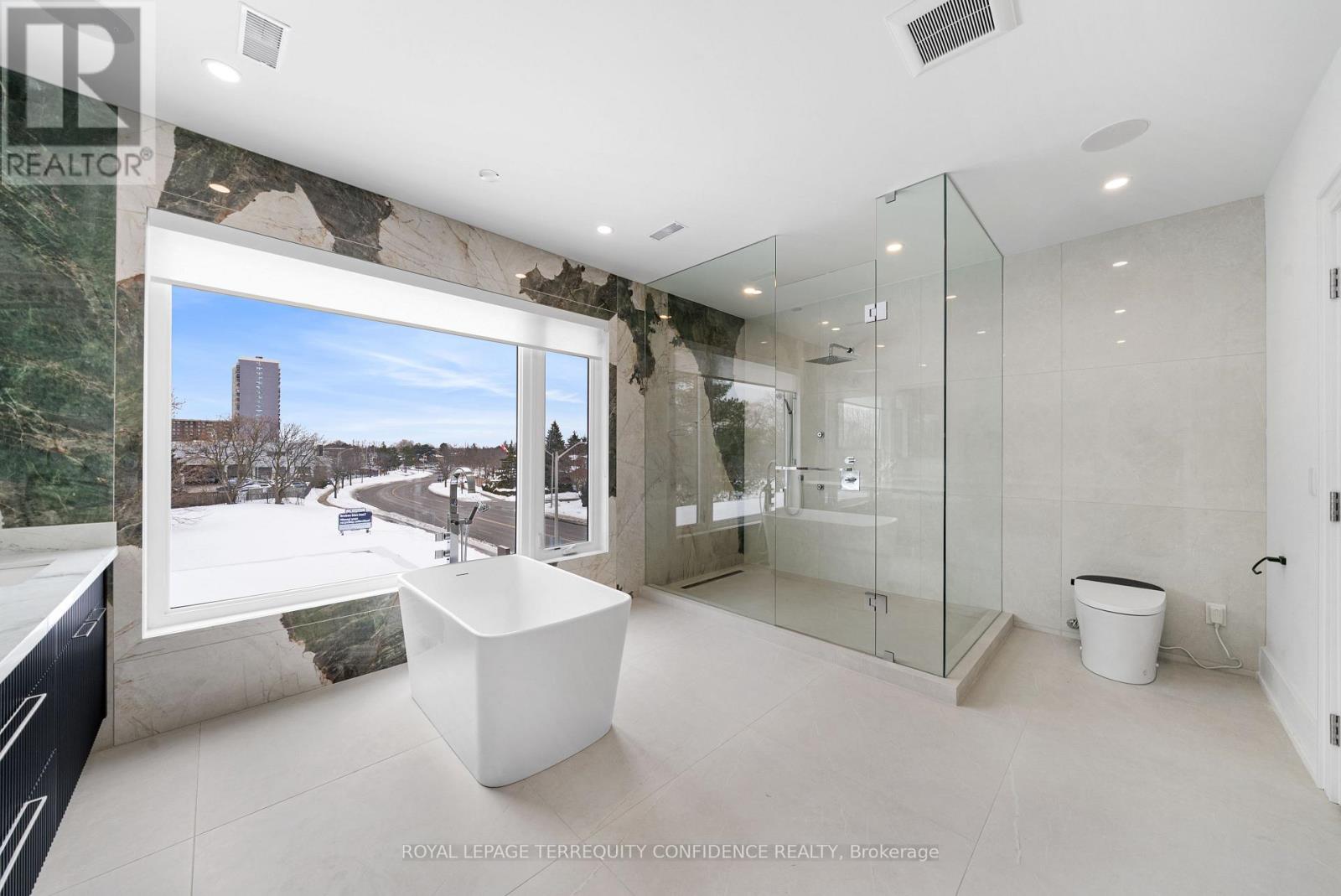 85 Crestwood Road, Vaughan, Ontario  L4J 1A4 - Photo 33 - N12837322