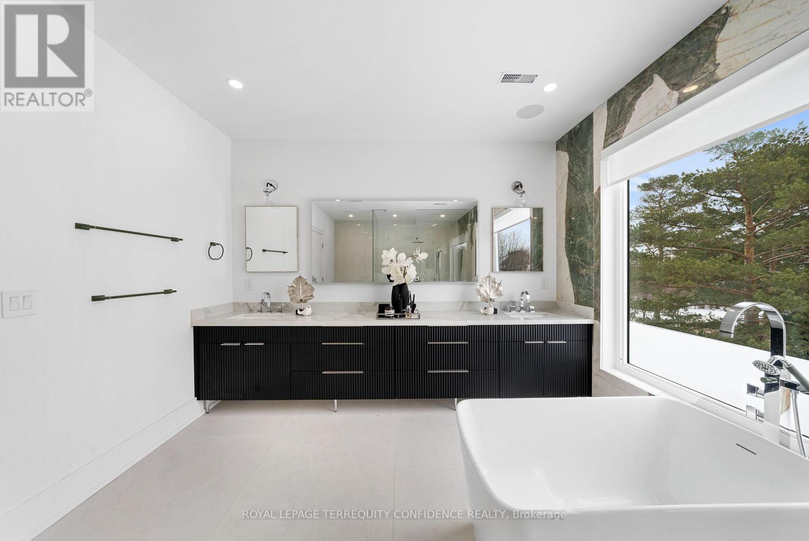 85 Crestwood Road, Vaughan, Ontario  L4J 1A4 - Photo 32 - N12837322