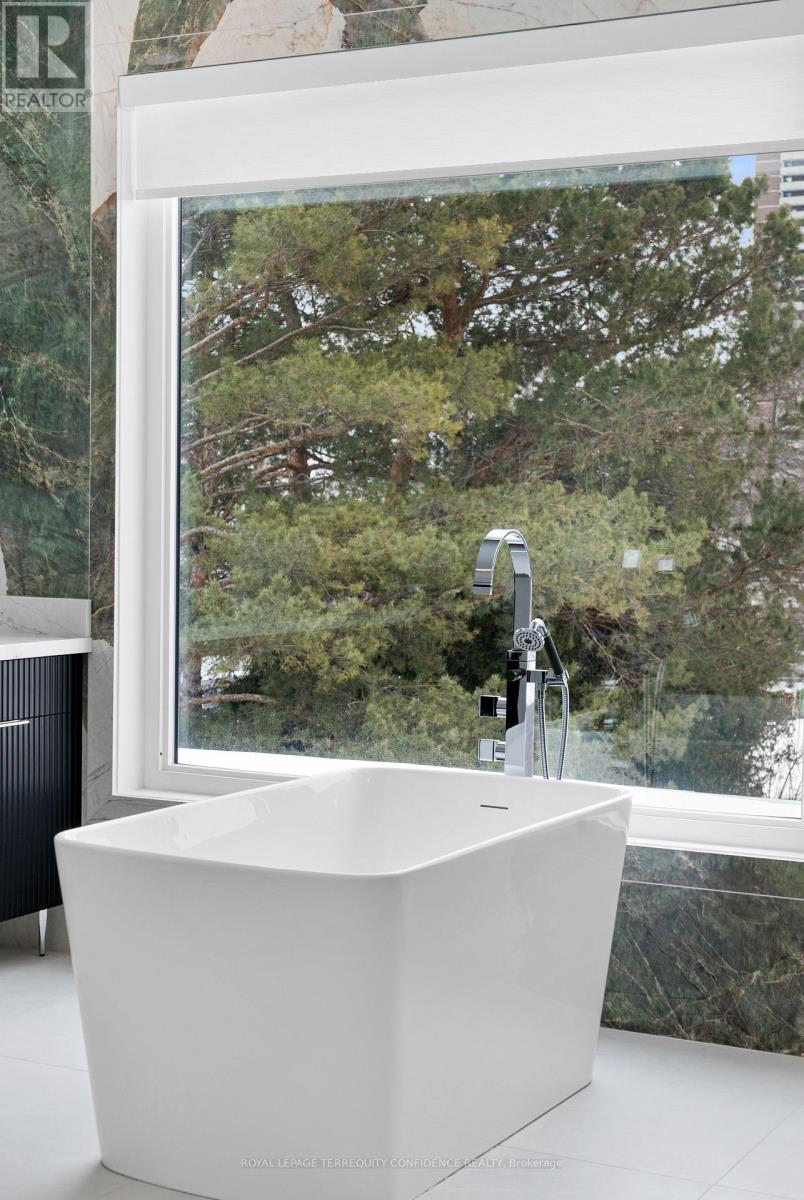 85 Crestwood Road, Vaughan, Ontario  L4J 1A4 - Photo 34 - N12837322