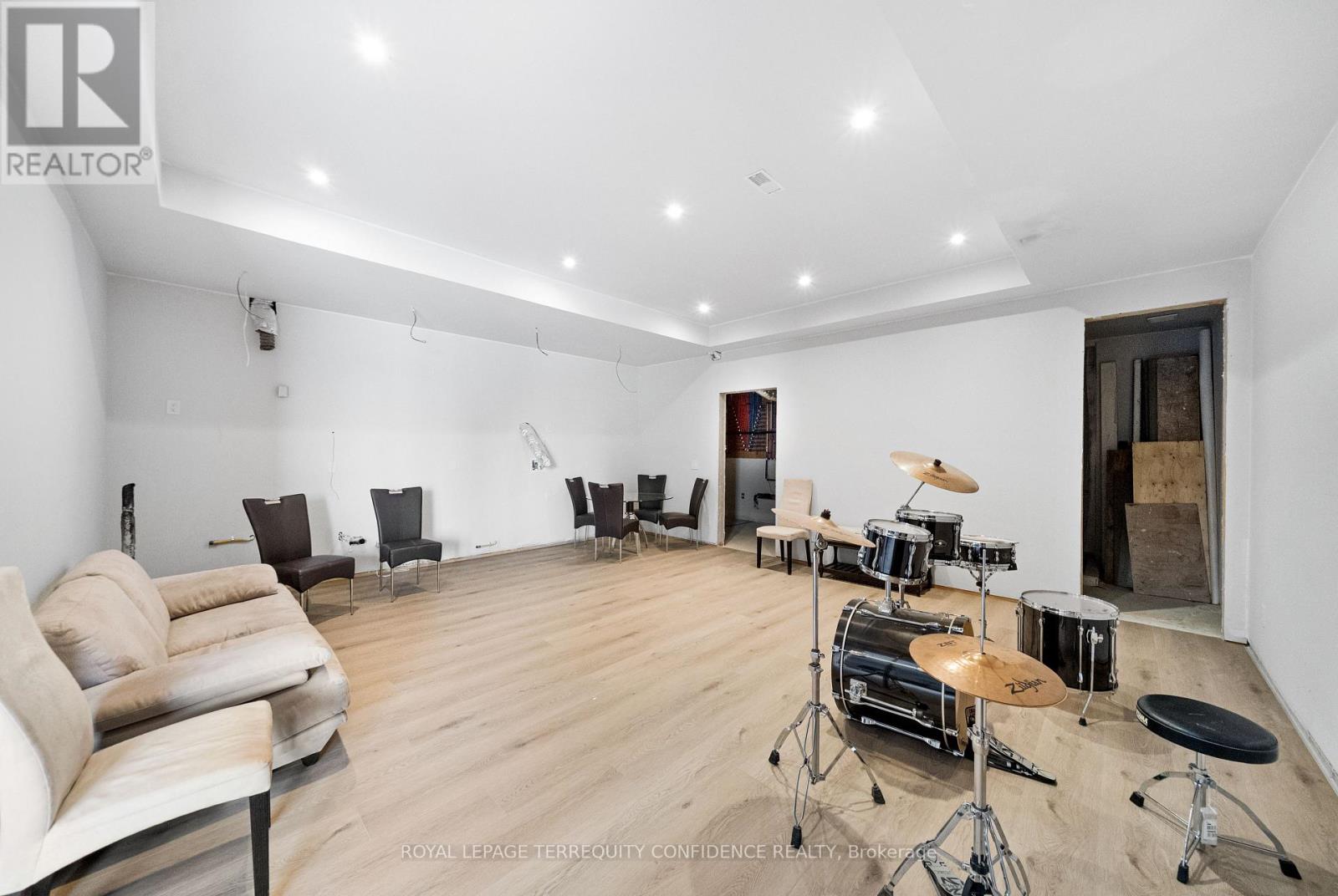 85 Crestwood Road, Vaughan, Ontario  L4J 1A4 - Photo 42 - N12837322