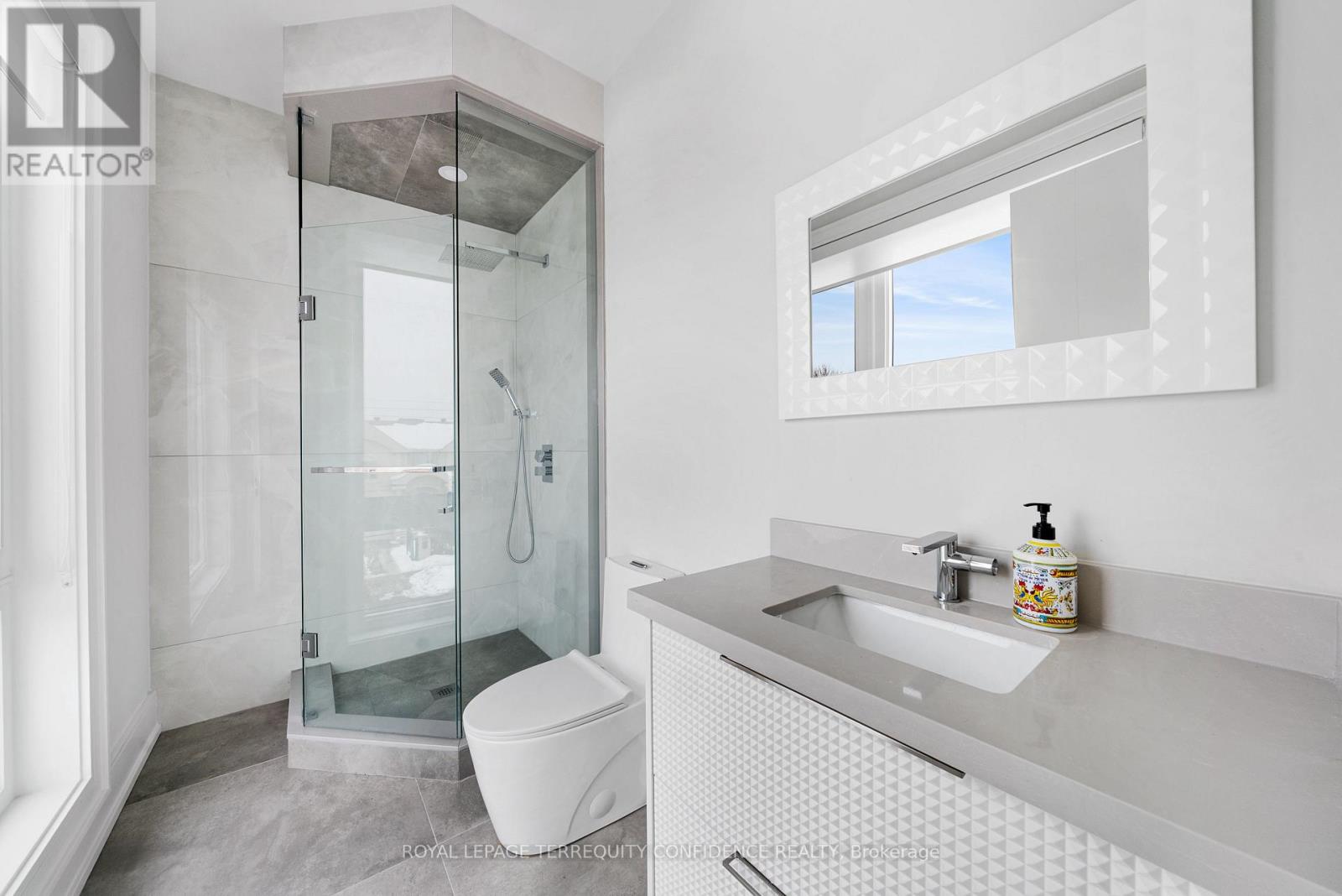 85 Crestwood Road, Vaughan, Ontario  L4J 1A4 - Photo 37 - N12837322