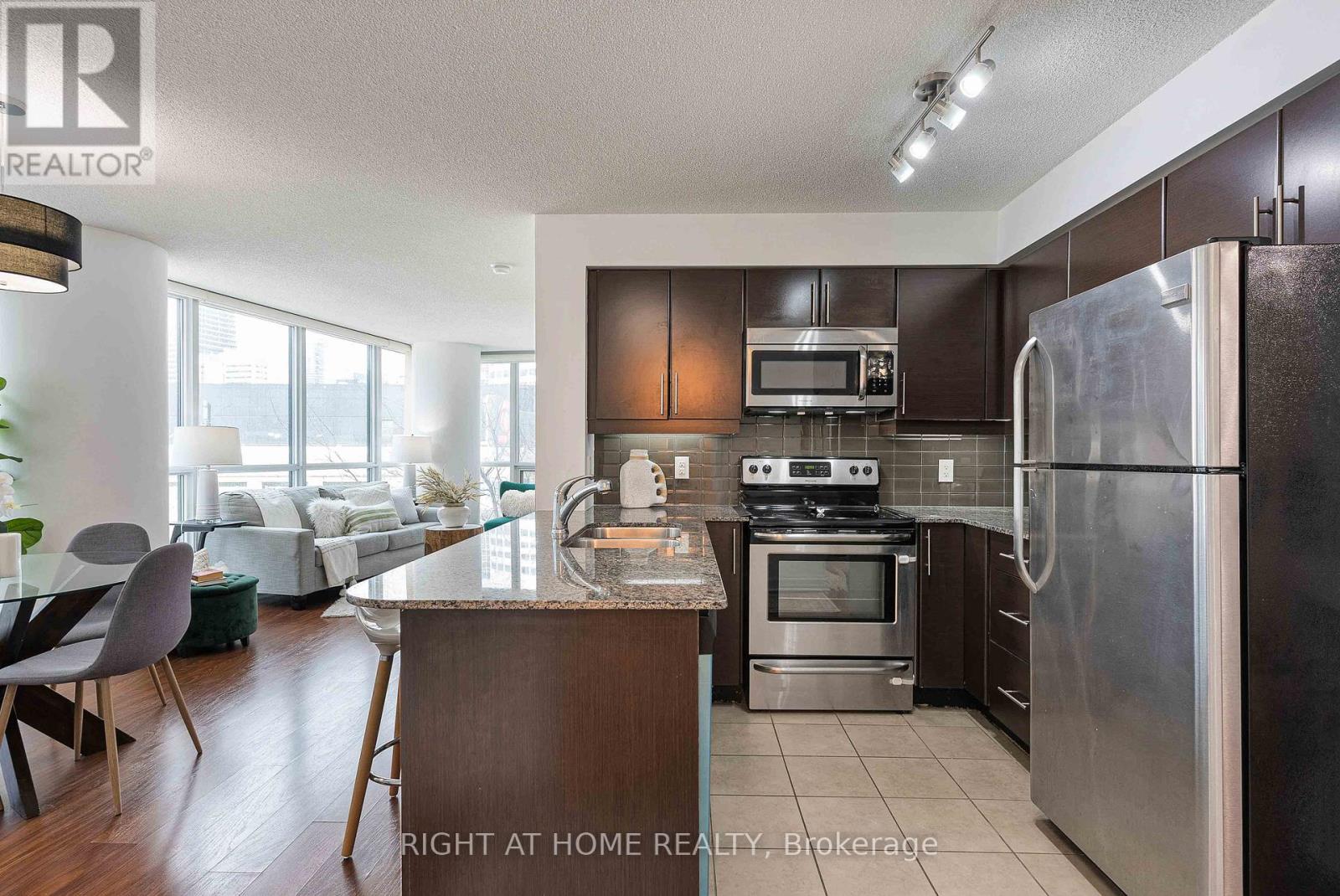 603 - 33 Bay Street, Toronto, Ontario  M5J 2Z3 - Photo 15 - C12837378