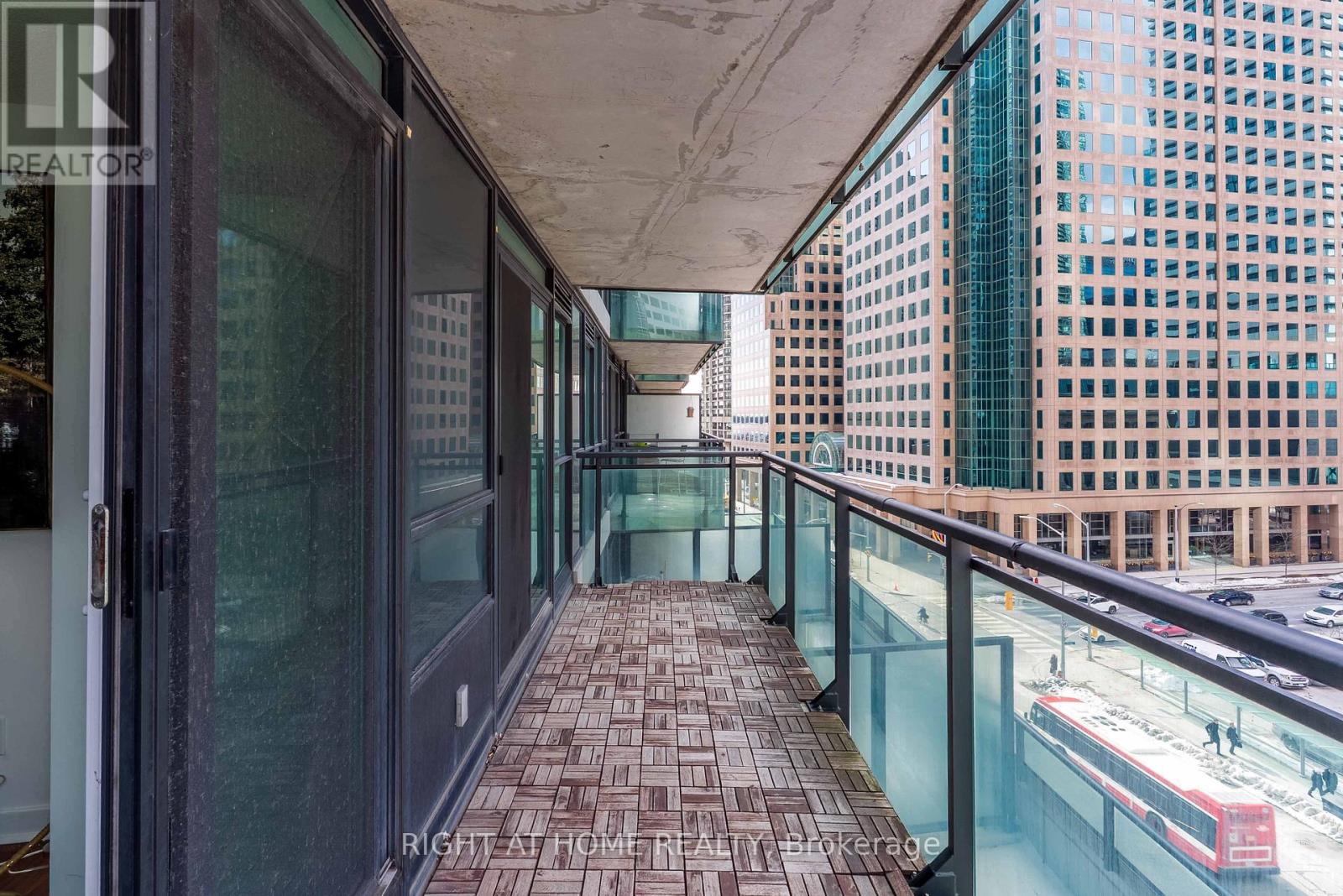 603 - 33 Bay Street, Toronto, Ontario  M5J 2Z3 - Photo 32 - C12837378