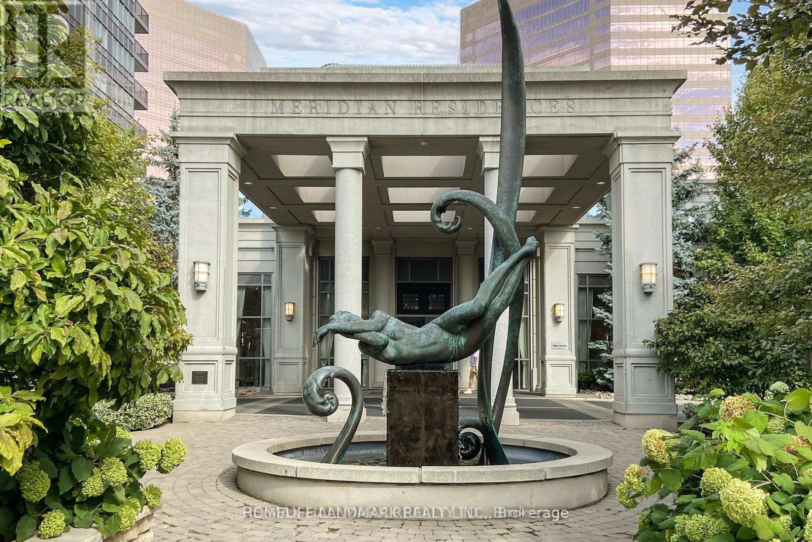 2114 - 15 Greenview Avenue, Toronto, Ontario  M2M 1R2 - Photo 2 - C12837392