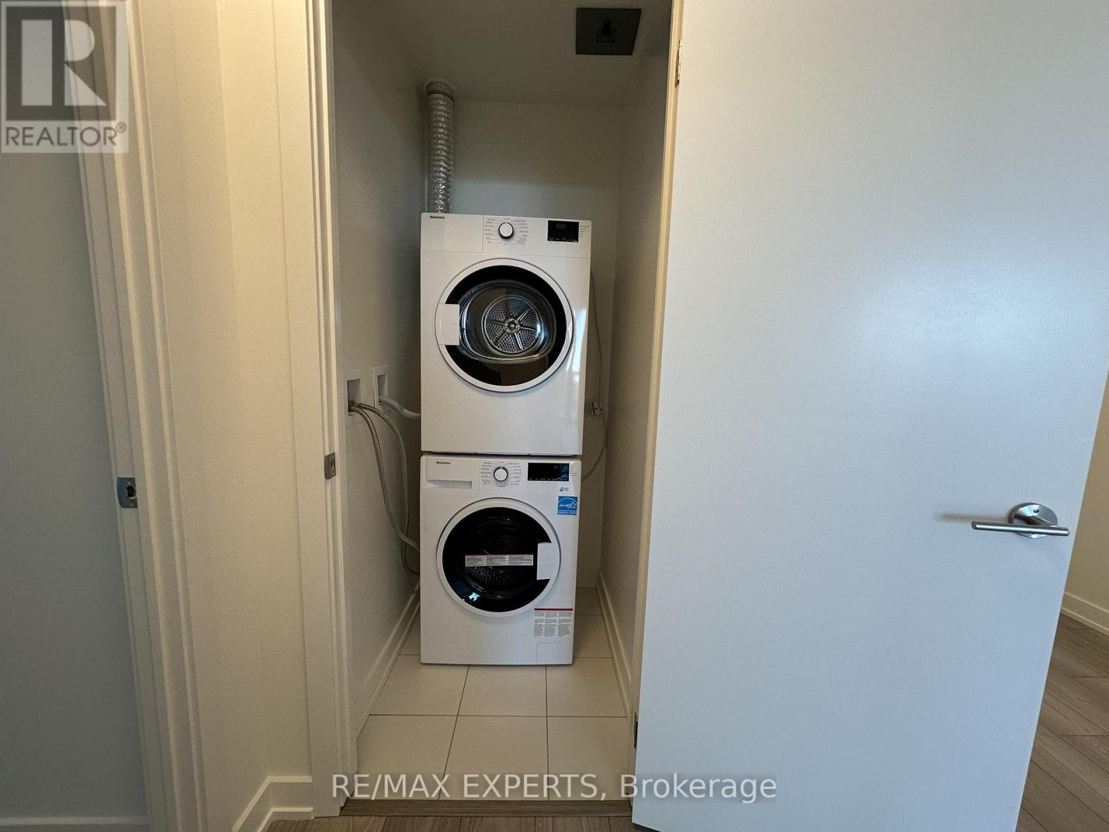 1805 - 120 Broadway Avenue, Toronto, Ontario  M4P 1V6 - Photo 9 - C12837394