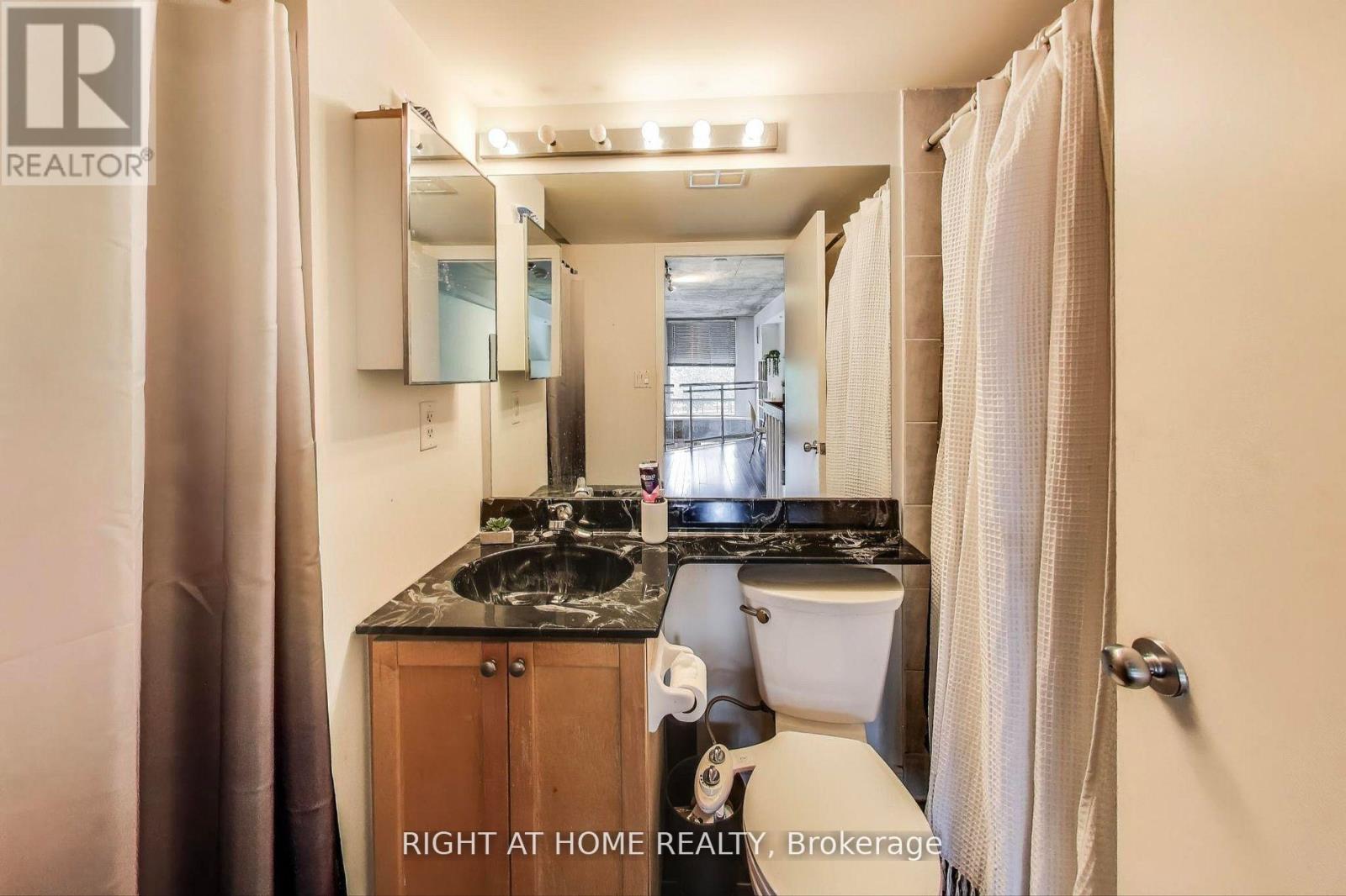 246 - 1029 King Street W, Toronto, Ontario  M6K 3M9 - Photo 15 - C12837408