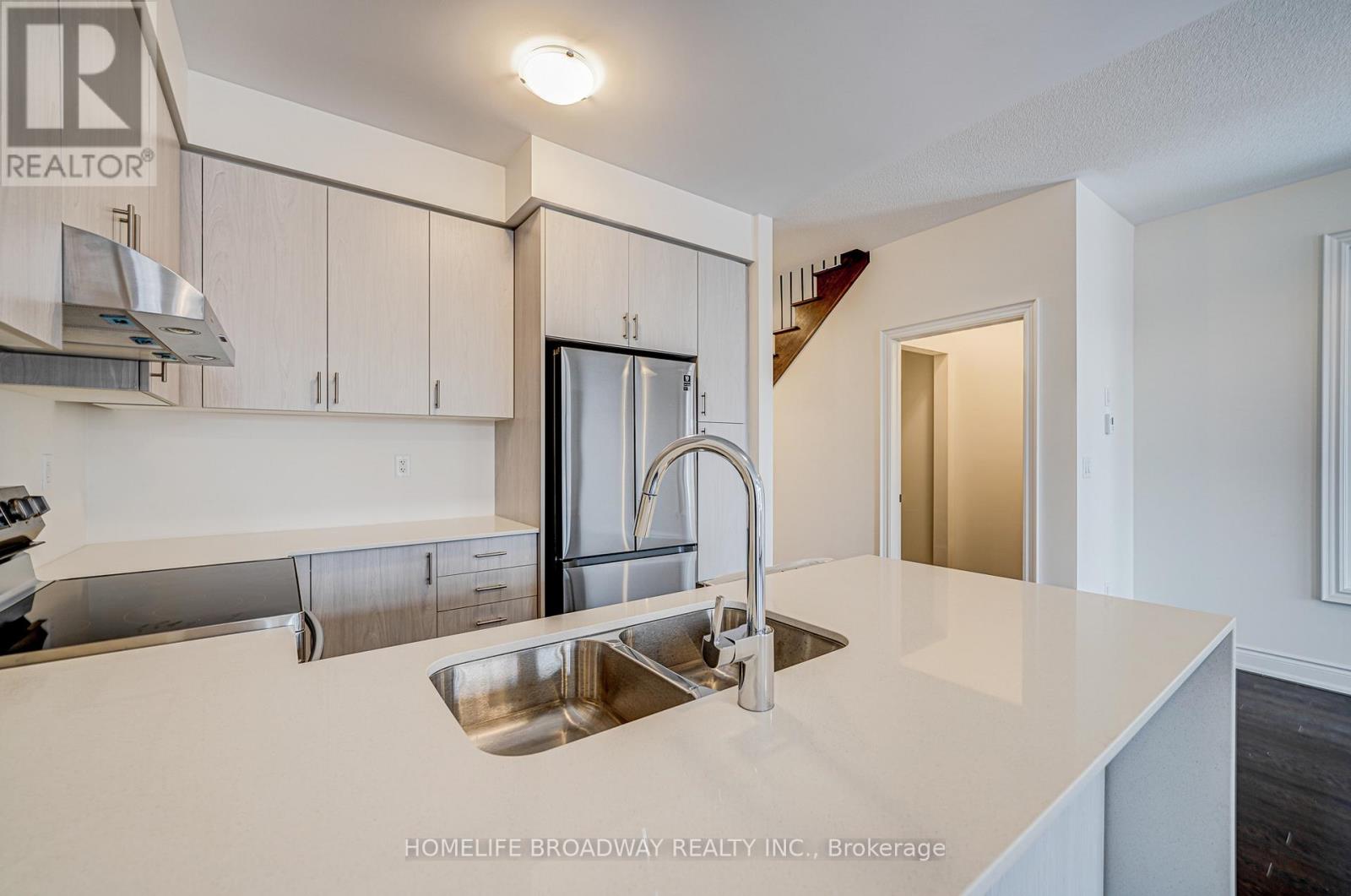 30 Tremoy Road, East Gwillimbury, Ontario  L9N 0T2 - Photo 7 - N12837384