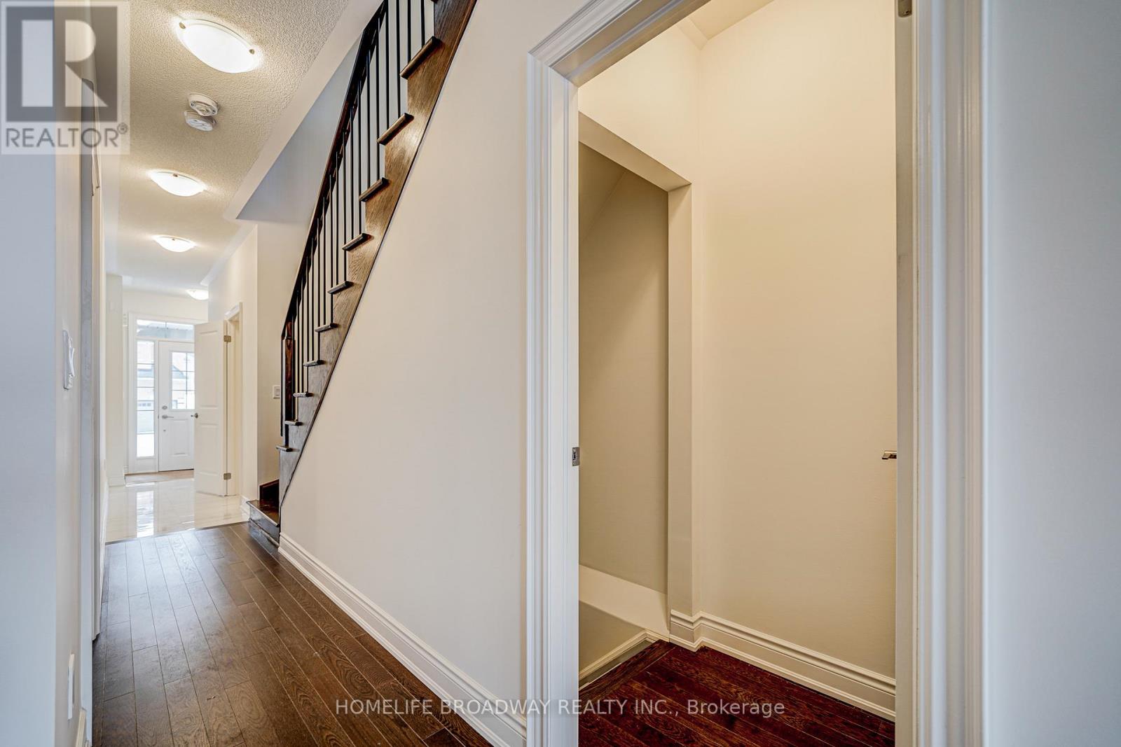 30 Tremoy Road, East Gwillimbury, Ontario  L9N 0T2 - Photo 8 - N12837384