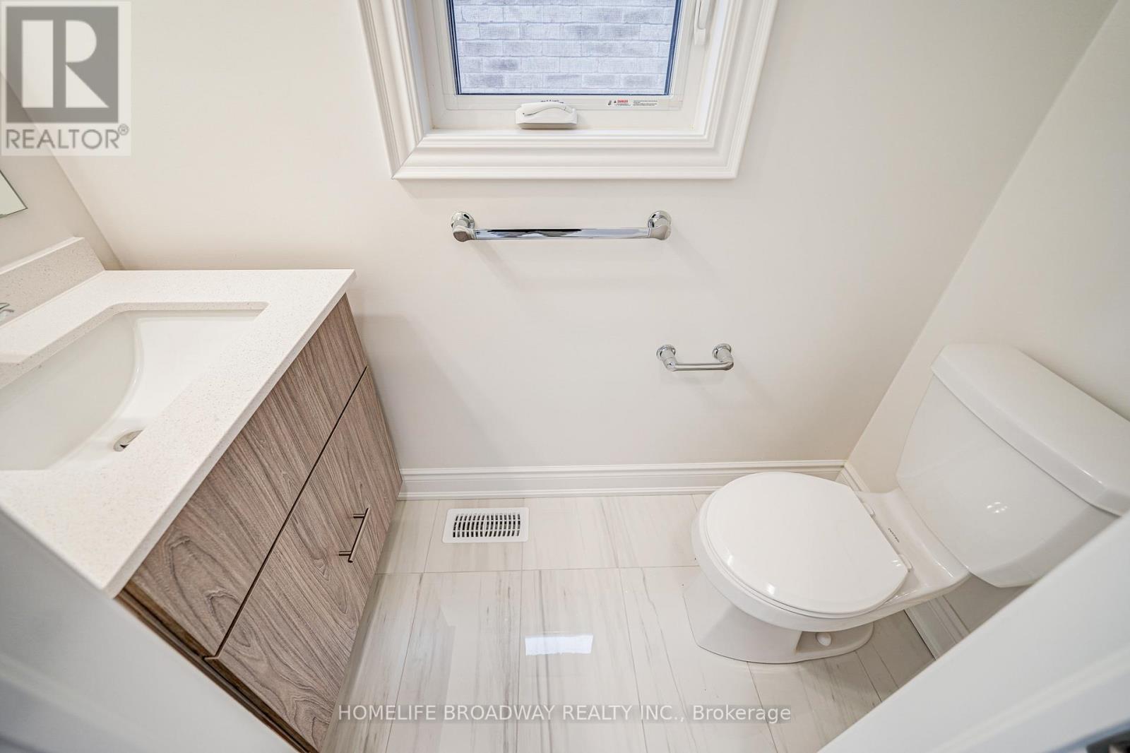 30 Tremoy Road, East Gwillimbury, Ontario  L9N 0T2 - Photo 9 - N12837384