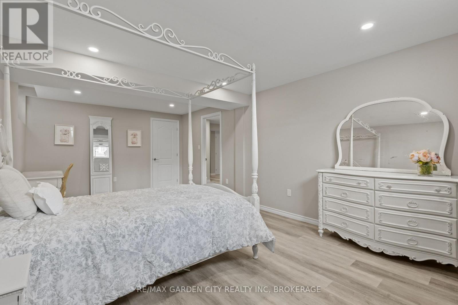 55 Kline Crescent, Pelham, Ontario  L0S 1E5 - Photo 12 - X12738252