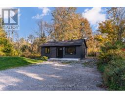 8 MOUNTSBERG ROAD, Hamilton, Ontario