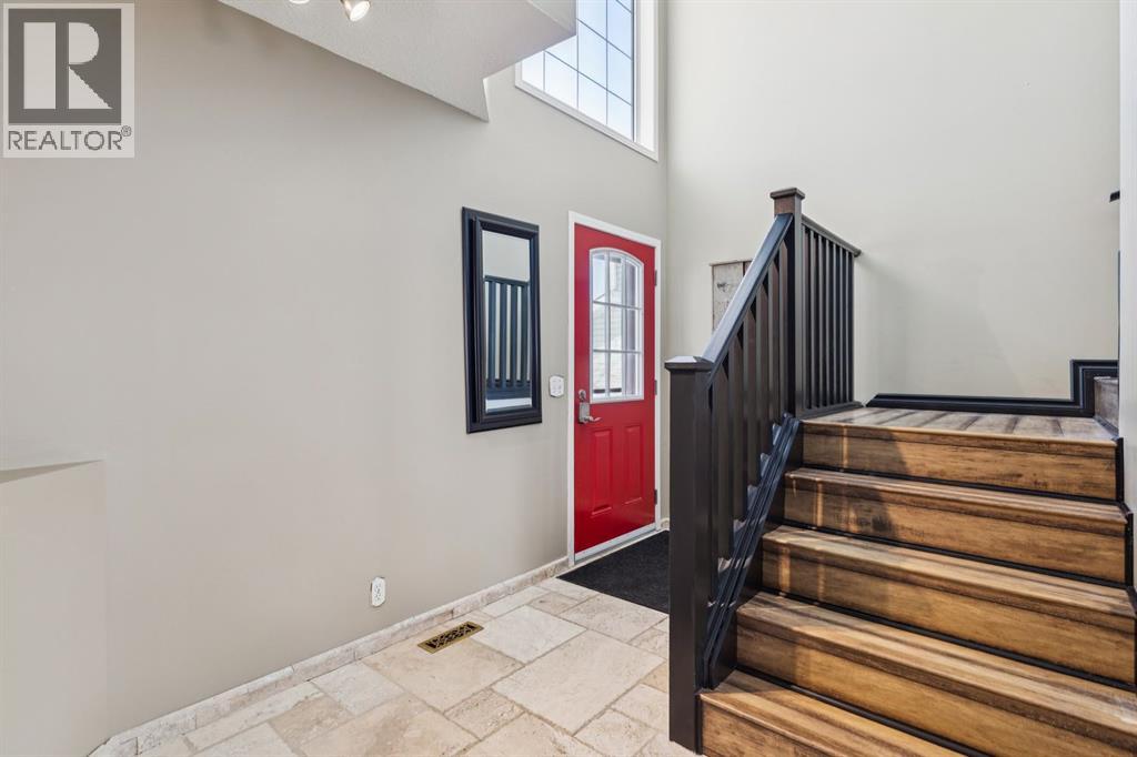 40 Shannon Gardens Sw, Calgary, Alberta  T2Y 4L7 - Photo 5 - A2289743