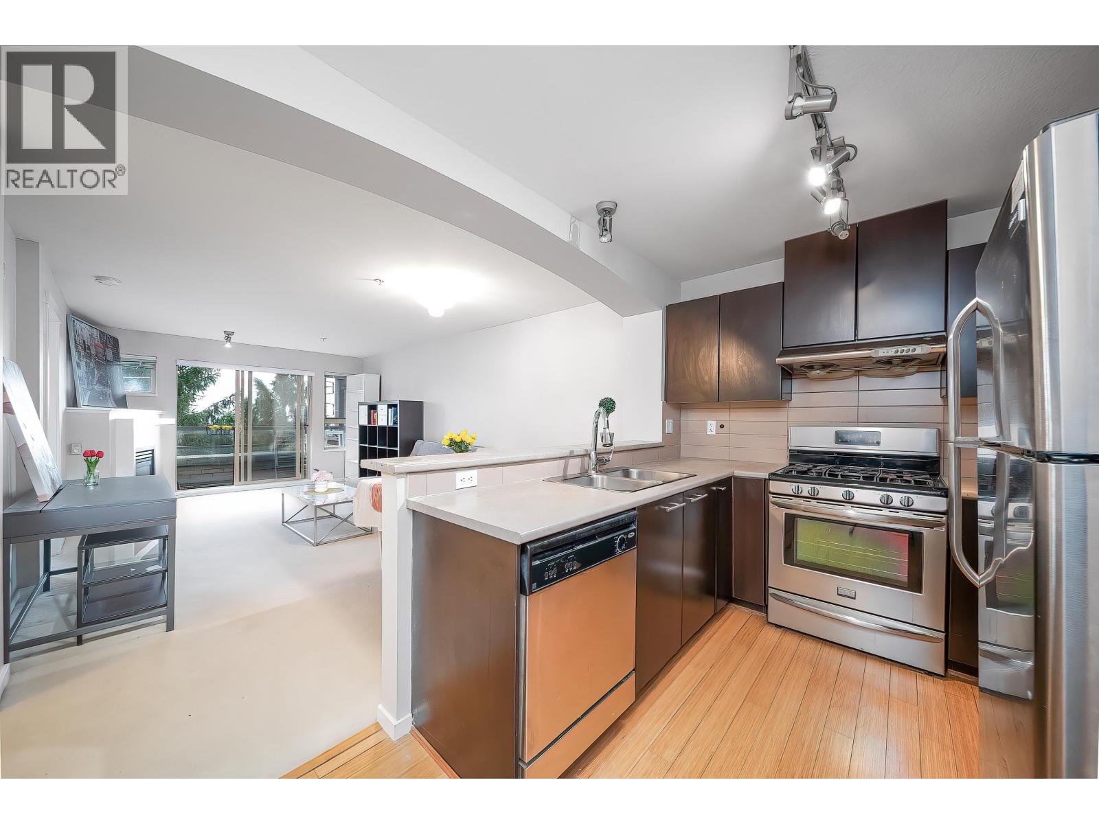 312 9329 University, Burnaby, British Columbia  V5A 4Y4 - Photo 8 - R3094104