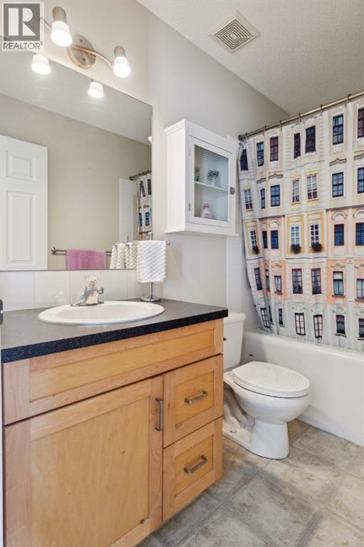 40 Shannon Gardens Sw, Calgary, Alberta  T2Y 4L7 - Photo 31 - A2289743