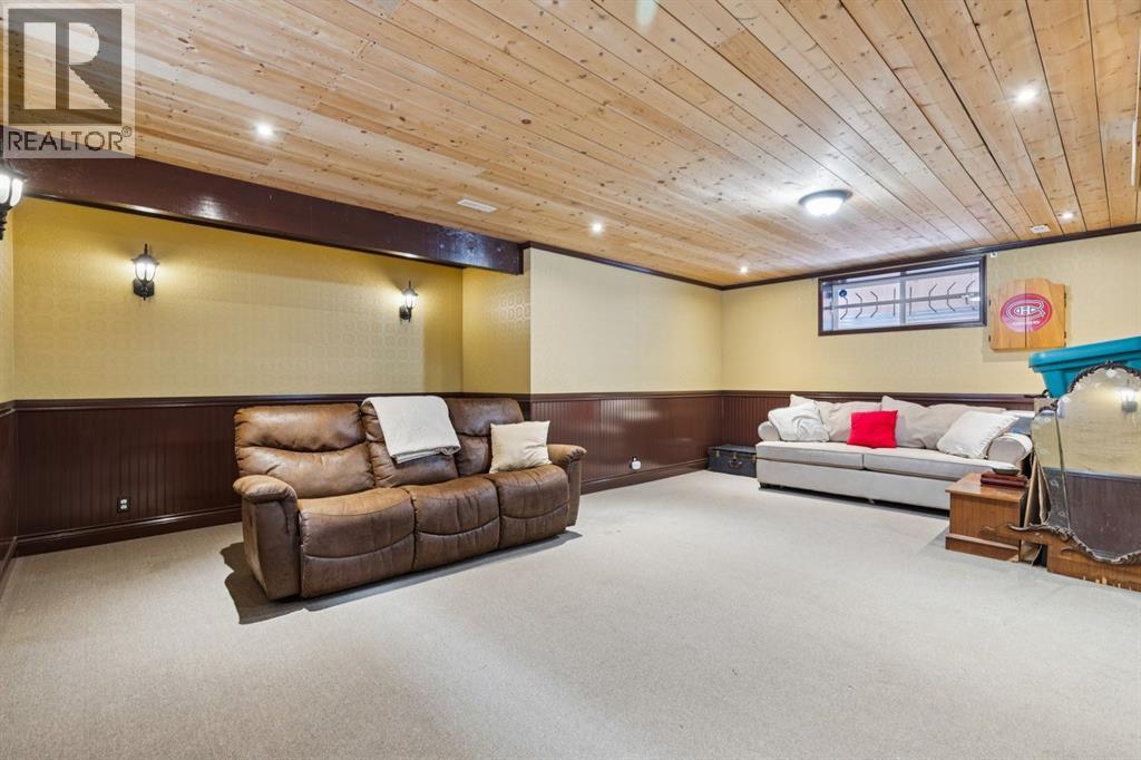 40 Shannon Gardens Sw, Calgary, Alberta  T2Y 4L7 - Photo 35 - A2289743