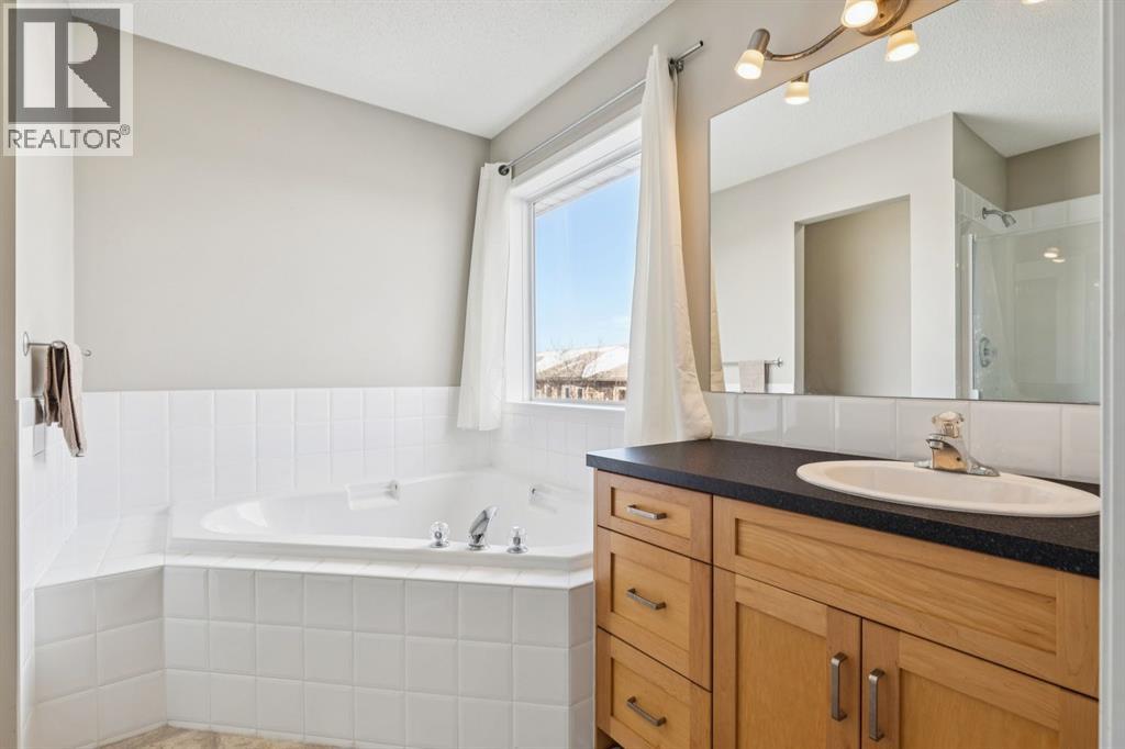 40 Shannon Gardens Sw, Calgary, Alberta  T2Y 4L7 - Photo 26 - A2289743