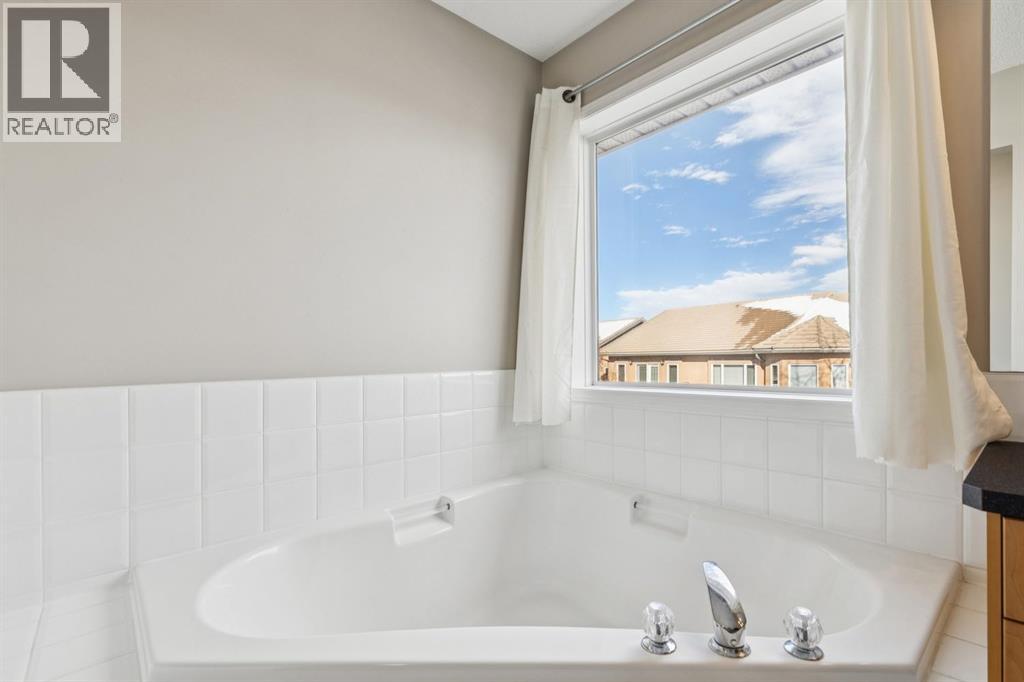 40 Shannon Gardens Sw, Calgary, Alberta  T2Y 4L7 - Photo 27 - A2289743