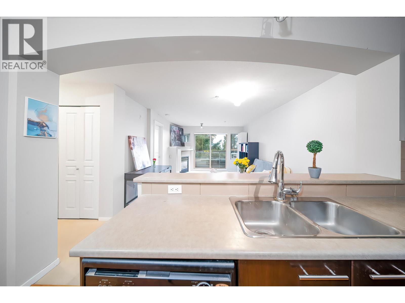 312 9329 University, Burnaby, British Columbia  V5A 4Y4 - Photo 11 - R3094104