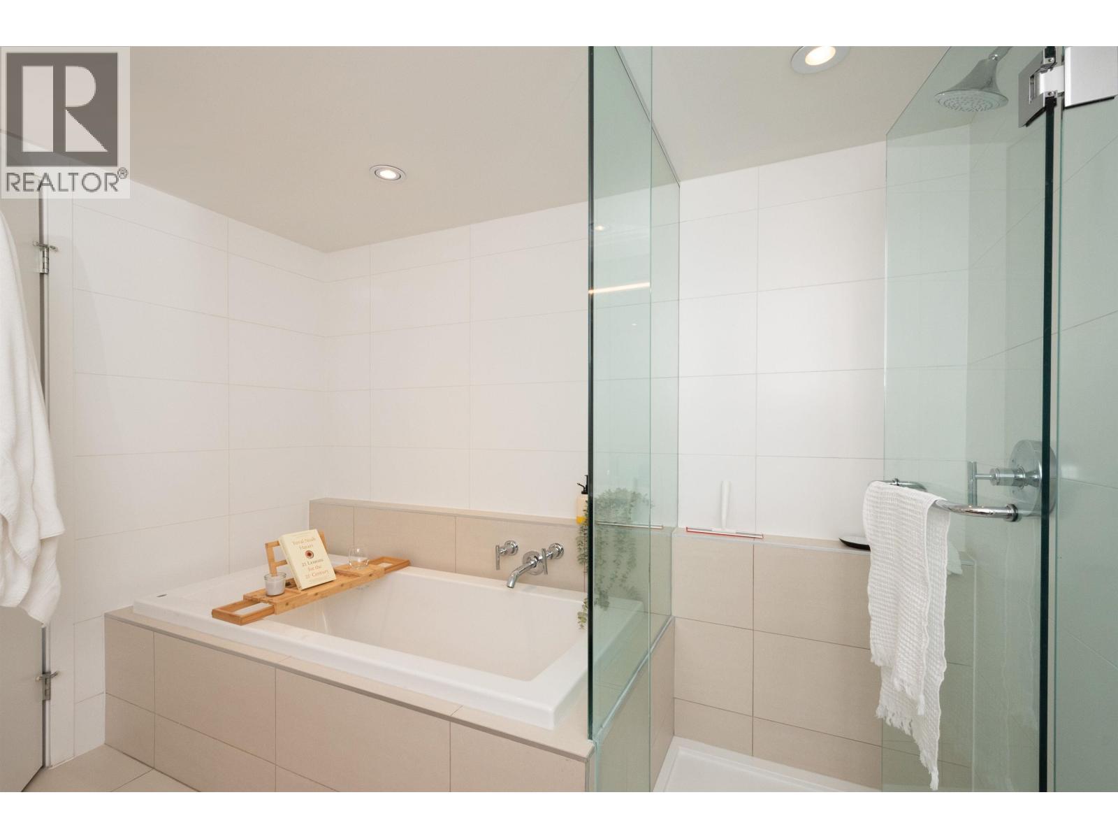 507 1677 Lloyd Avenue, North Vancouver, British Columbia  V7P 0B1 - Photo 25 - R3095230