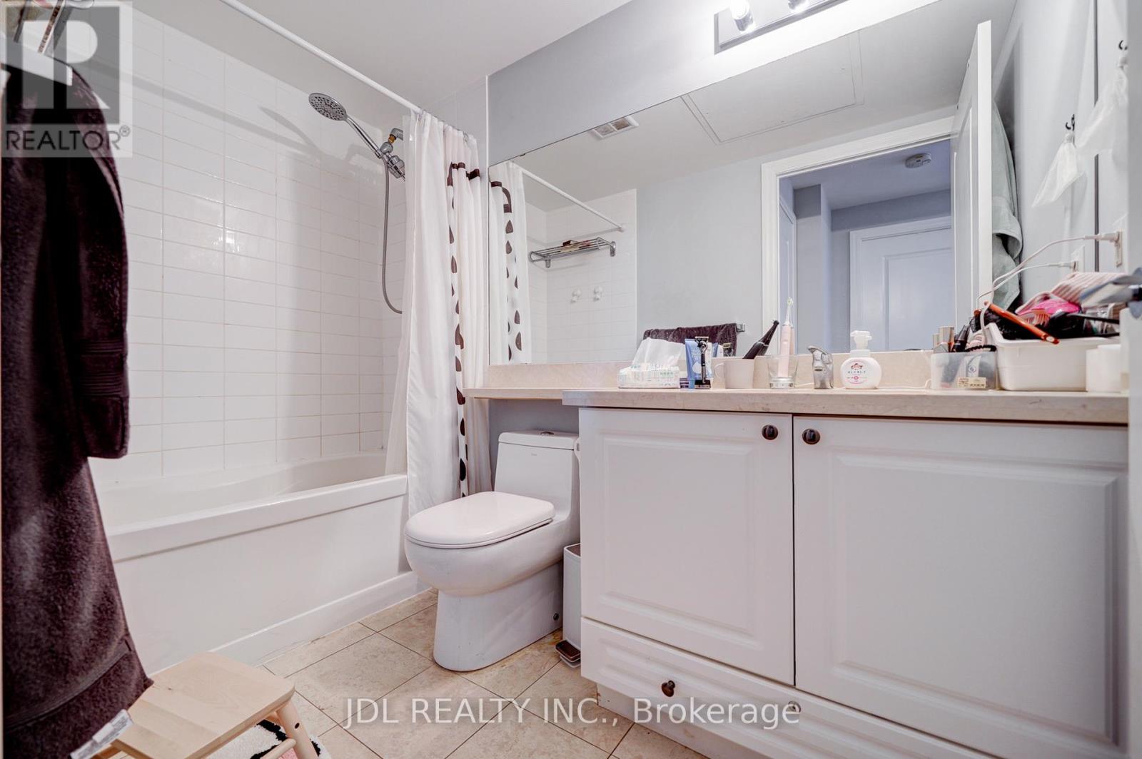 214 - 111 Upper Duke Crescent, Markham, Ontario  L6G 0C8 - Photo 11 - N12837422