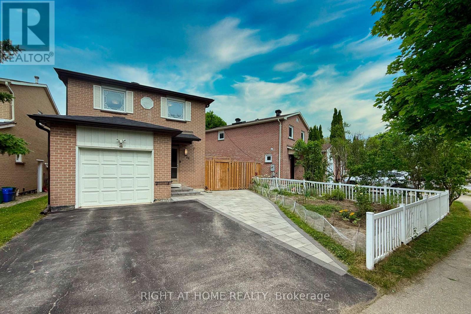 88 Sunshine Drive, Richmond Hill, Ontario  L4C 8H2 - Photo 3 - N12837428