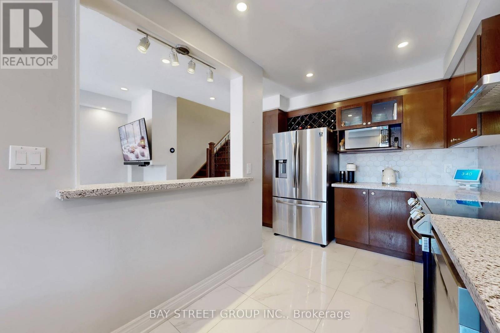 73 All Points Drive, Whitchurch-Stouffville, Ontario  L4A 0W6 - Photo 10 - N12837434